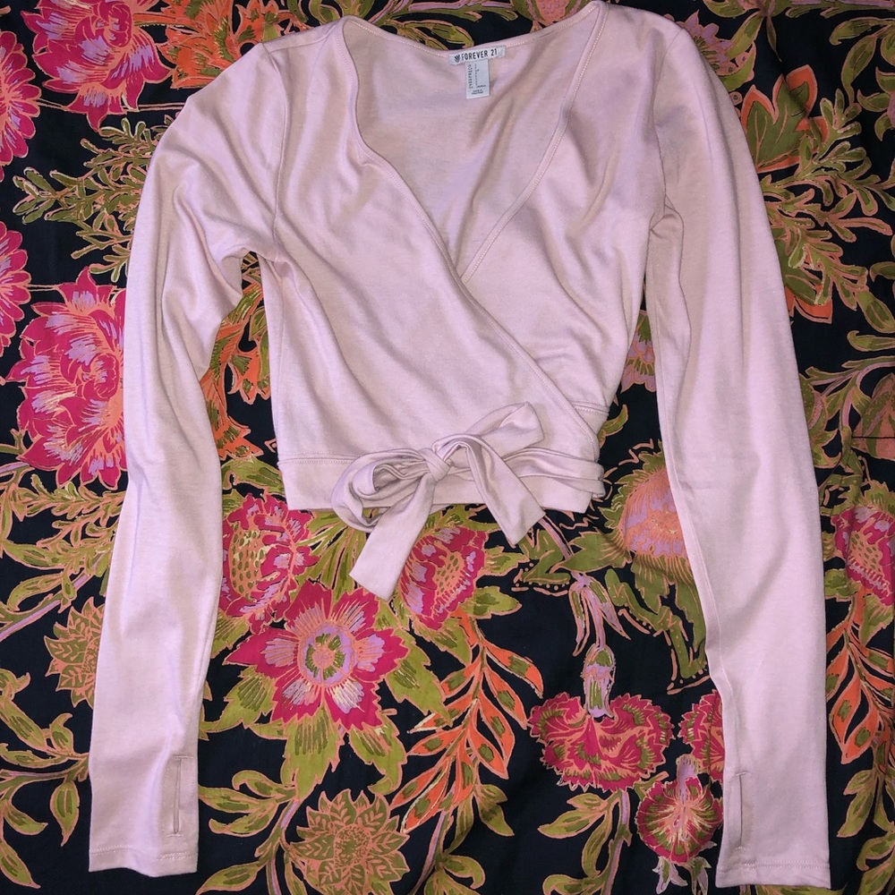 Pale pink yoga top. Size SMALL.